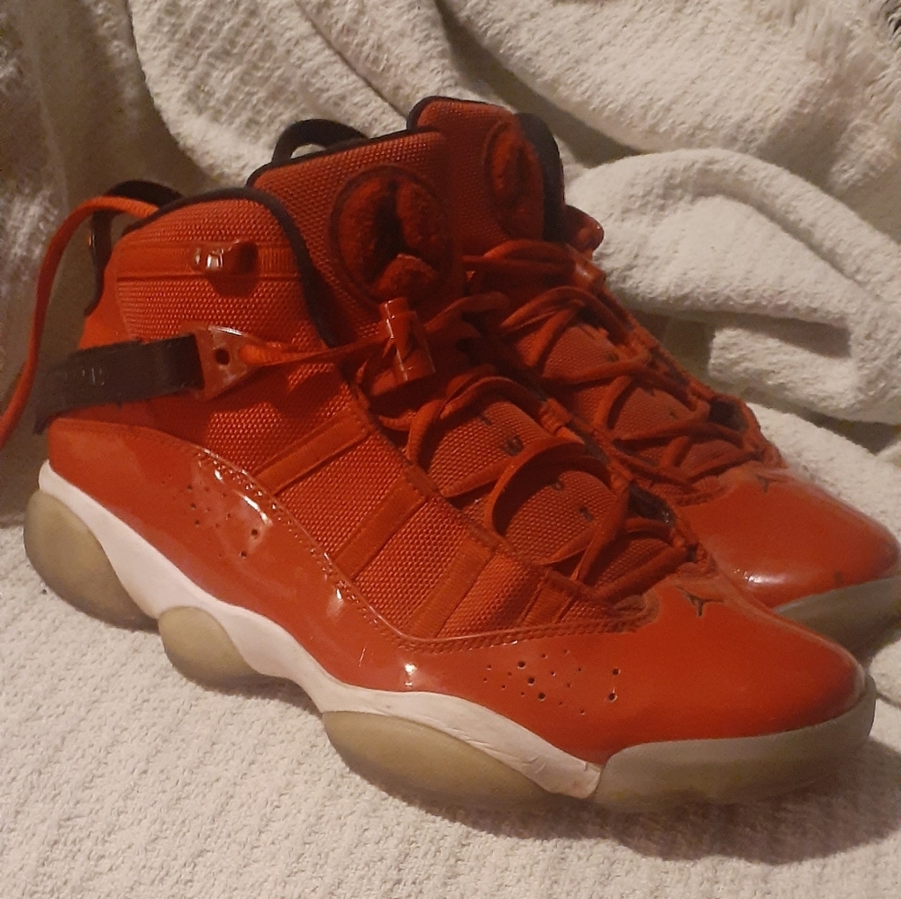 Jordan 11s